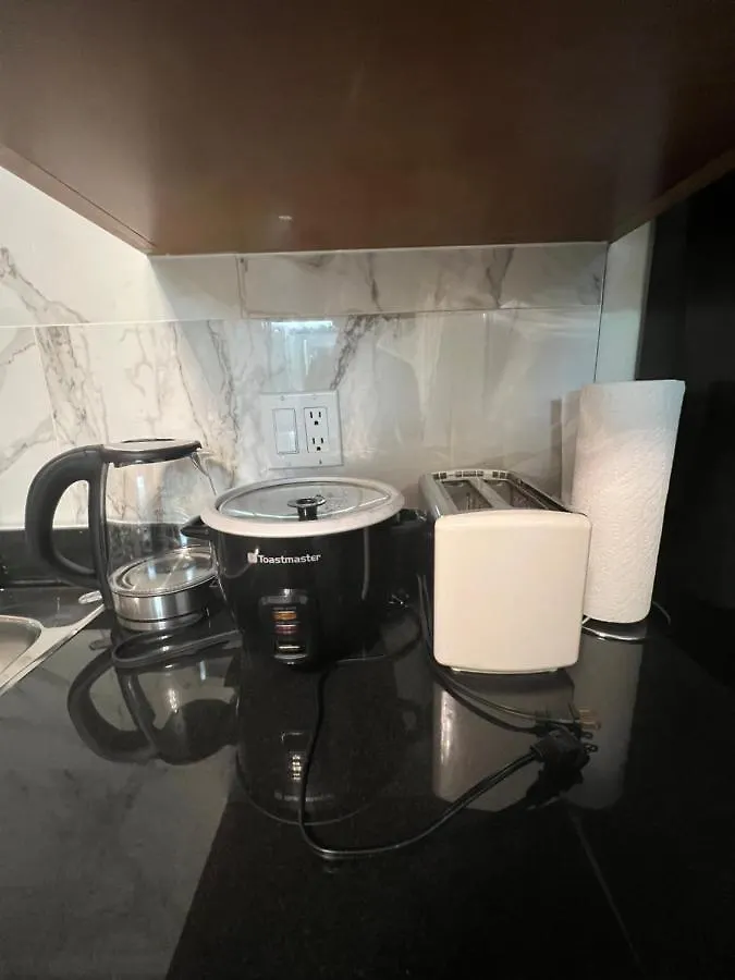 Private Suite 1 Bed 1 Bath 15 Mins Yvr And Downtown 舒适安静 Vancouver 0*,